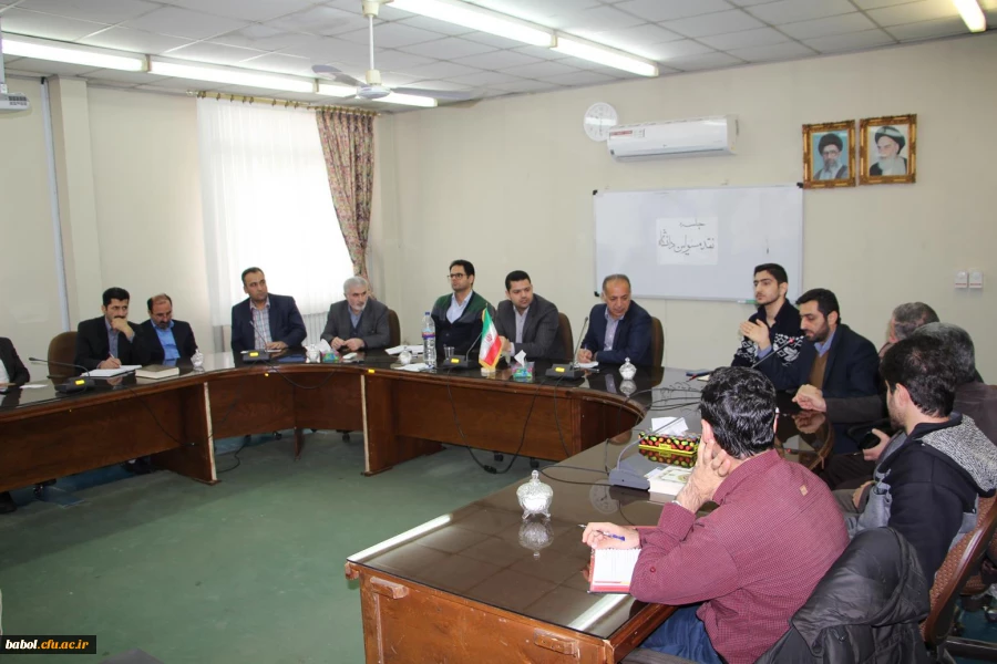 نشست نقد مسئولین دانشگاه