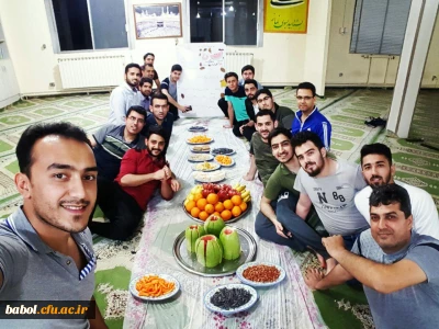 دورهمی پر نشاط دانشجویی  شب  یلدا