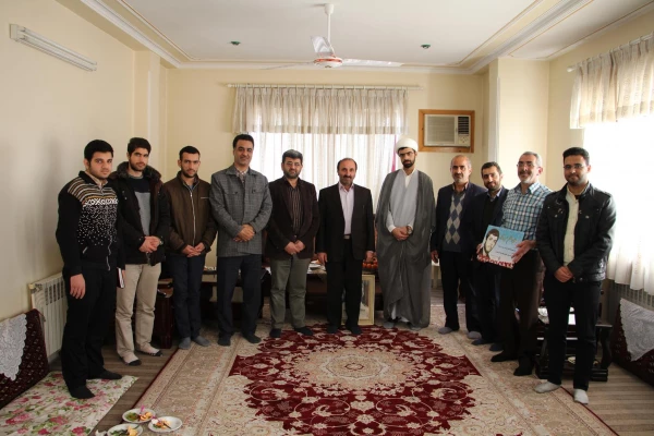 سرپرستان شبانه روزی در شاداب سازی و آرامش بخشی به محیط خوابگاه ها نقش چشمگیر و ارزنده ای دارند