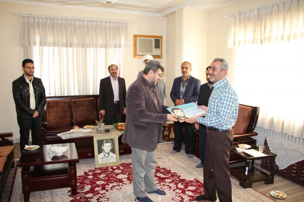 سرپرستان شبانه روزی در شاداب سازی و آرامش بخشی به محیط خوابگاه ها نقش چشمگیر و ارزنده ای دارند