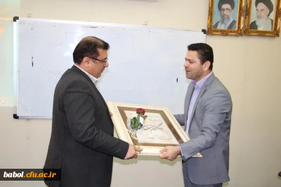 در جلسه شورای اداری پایان سال مرکز آموزش عالی شهید رجایی بابل صورت پذیرفت :
نکوداشت معلم فرهیخته