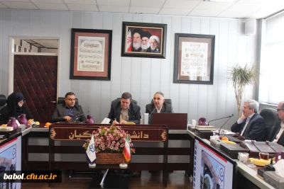 دکتر سرکارآرانی عنوان کرد:
تفاوت دانشگاه فرهنگیان با سایر دانشگاه ها، ضرورت ایجاد مدارس وابسته برای کارورزی دانشجومعلمان در پردیس ها و مراکز