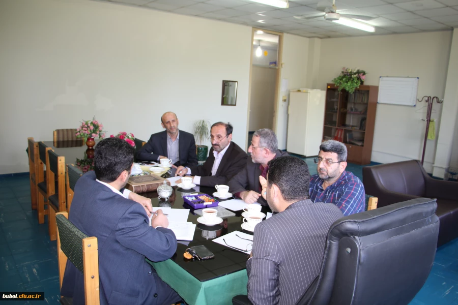 بررسی آسیب ها و چالش های حوزه پژوهش و ارائه پیشنهادات