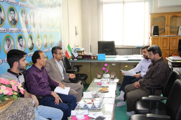 جلسه تخصصی مسئولان مرکز با نماینده شورای صنفی دانشجویی پیرامون در برنامه غذایی در ماه مبارک