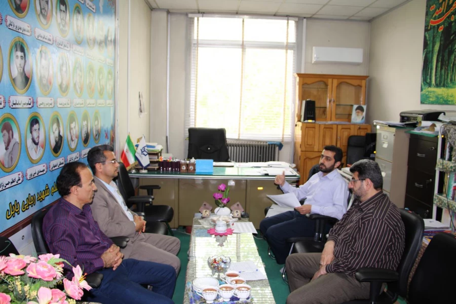 جلسه تخصصی مسئولان مرکز با نماینده شورای صنفی دانشجویی پیرامون در برنامه غذایی در ماه مبارک