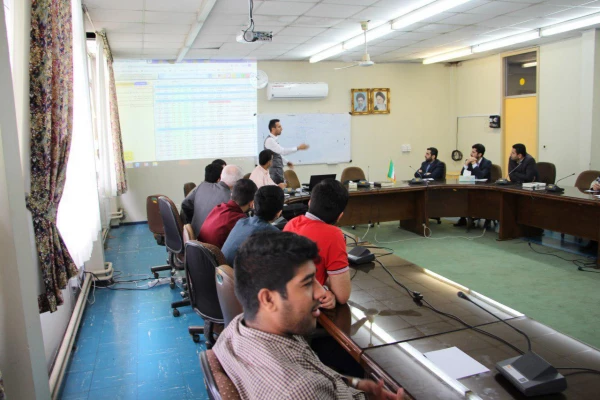 کارگاه آموزشی "آشنایی با بورس، اوراق بهادار و بازار سرمایه 2