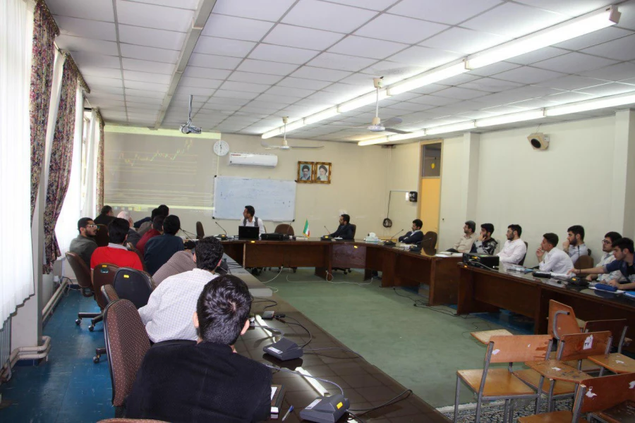 کارگاه آموزشی "آشنایی با بورس، اوراق بهادار و بازار سرمایه 3