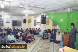 با حضور مسئولان مرکز در ضیافت افطار دانشجویی برگزار گردید:
مراسم پرفیض محفل انس با قرآن 9