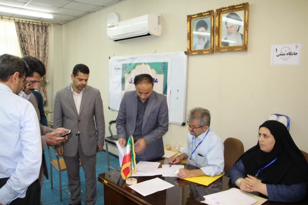 بازدید سرپرست محترم امور پردیس های استان مازندران از برگزاری آزمون پایان ترم مرکز بابل 2