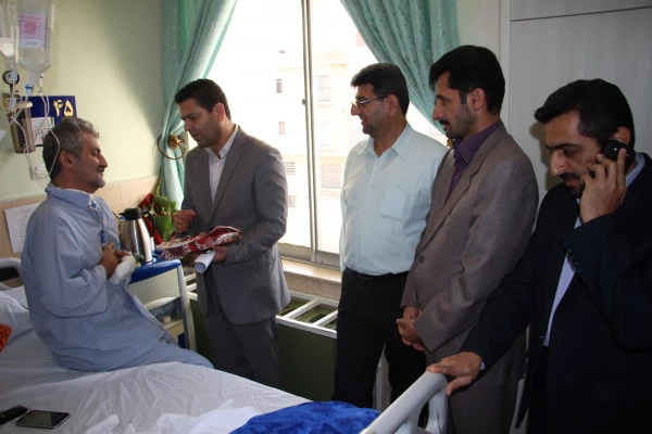 در آستانه عید غدیر صورت پذیرفت :
عیادت از  اقای خیراله زاده جانباز و آزاده مرکز بابل 2