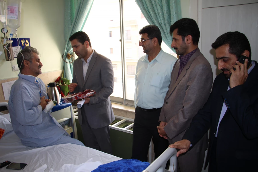 در آستانه عید غدیر صورت پذیرفت :
عیادت از  اقای خیراله زاده جانباز و آزاده مرکز بابل 2