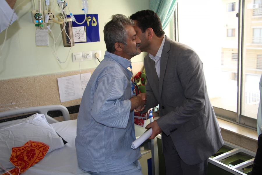 در آستانه عید غدیر صورت پذیرفت :
عیادت از  اقای خیراله زاده جانباز و آزاده مرکز بابل 3