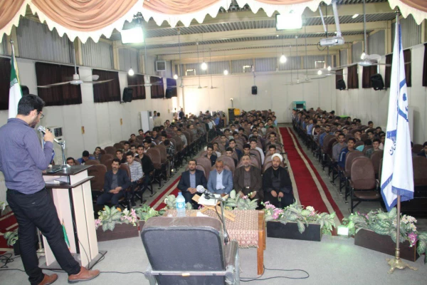 بسیج دانشجویی برگزار نمود:
همایش بزرگ خرمشهرهای امروز با حضور سردار کاکویی از یادگاران هشت سال دفاع مقدس 4