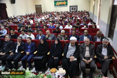 رییس دانشگاه در آیین استقبال از دانشجومعلمان پسر:
نسبت به نظام تعلیم و تربیت و کتاب های درسی نقاد باشید تا بتوان از فکر جوان شما بهره برد