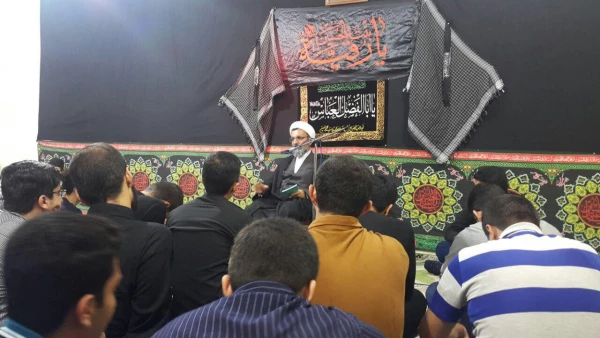 به همت انجمن علمی الهیات برگزار گردید:
محفل پرسمان عاشورایی با حضور حجت الاسلام دکتر مرادیان 3