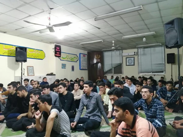 به همت انجمن علمی الهیات برگزار گردید:
محفل پرسمان عاشورایی با حضور حجت الاسلام دکتر مرادیان 4