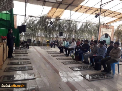 ادای احترام و غبار روبی مزار شهدا با حضور مسئولان و اساتید و دانشجو معلمان مرکز 