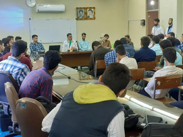 کانون هلال احمر مرکز برگزار نمود:
همایش دنیایی در انتظار صلح 2