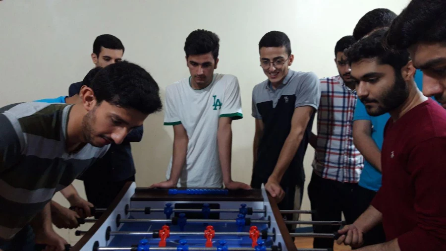 به مناسبت گرامیداشت هفته تربیت بدنی برگزار گردید:
انجام برنامه های متنوع ورزشی با حضور مسئولان و دانشجو معلمان 4