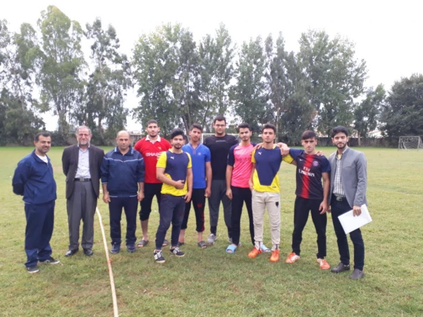 به مناسبت گرامیداشت هفته تربیت بدنی برگزار گردید:
انجام برنامه های متنوع ورزشی با حضور مسئولان و دانشجو معلمان 9