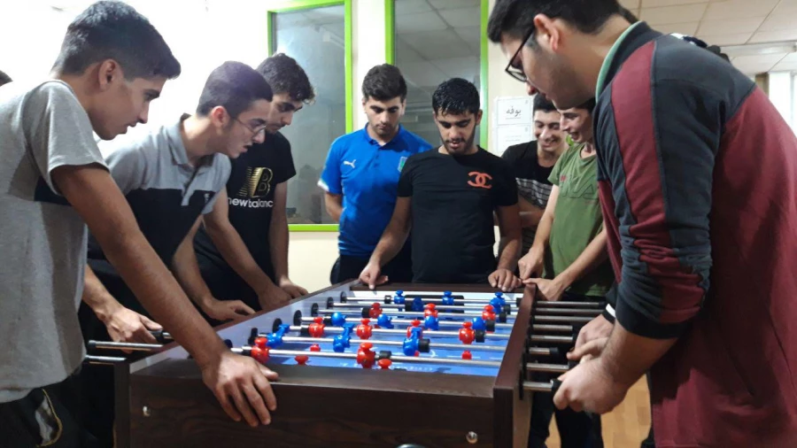 به مناسبت گرامیداشت هفته تربیت بدنی برگزار گردید:
انجام برنامه های متنوع ورزشی با حضور مسئولان و دانشجو معلمان 13