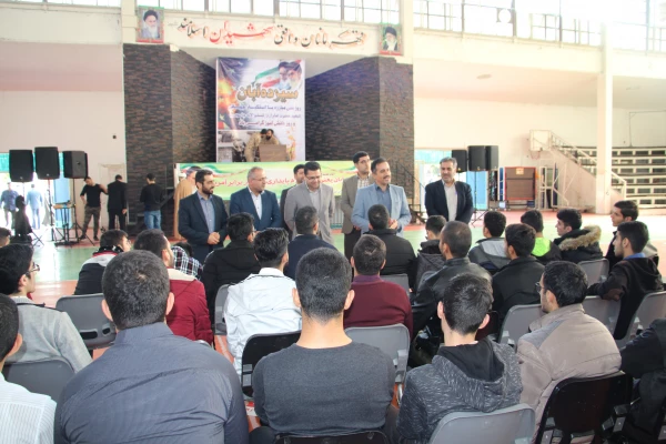 سیزدهم آبان، تو را خوب می شناسم . تاریخ میهنم در این روز تلا لویی خدایی دارد.
حضور پرشور مسئولان و دانشجو معلمان مر کز بابل در راهپیمایی یوم الله 13 آبان 2