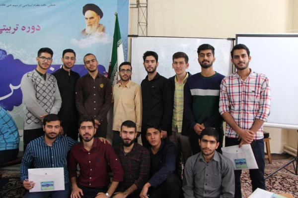 بسیج دانشجویی دانشگاه فرهنگیان مازندران برگزار نمود:
دوره تربیتی -آموزشی فانوس تربیت  7