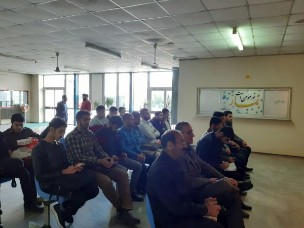 تریبون آزاد با عنوان استکبار ستیزی در سالن ساختمان آموزش برگزار گردید: 3