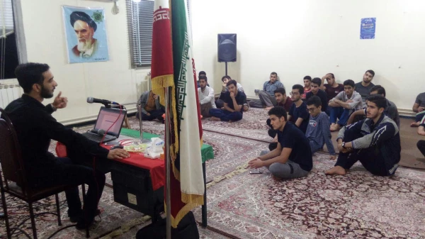 سلسله جلسات حلقه صالحین  با موضوع دشمن شناسی برگزار می شود: 2