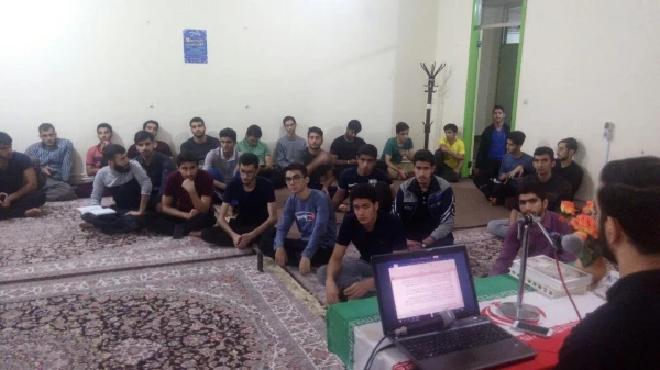 سلسله جلسات حلقه صالحین  با موضوع دشمن شناسی برگزار می شود: 4