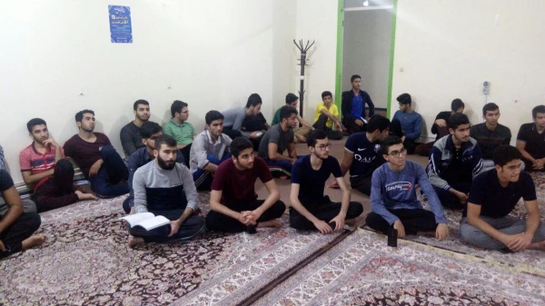 سلسله جلسات حلقه صالحین  با موضوع دشمن شناسی برگزار می شود: 5