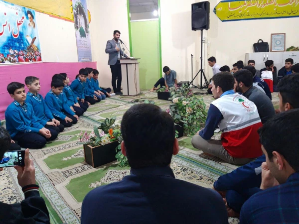 بسیج دانشجویی و کانون قران برگزار نمود:
محفل انس با قرآن 2