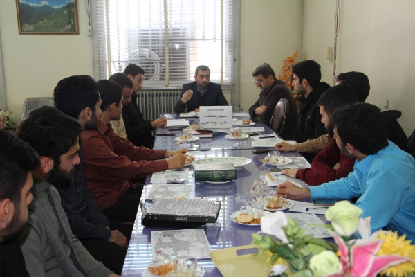 برگزاری جلسه مشترک مسئولین دانشگاه با مسئولین بسیج دانشجویی مرکز  4