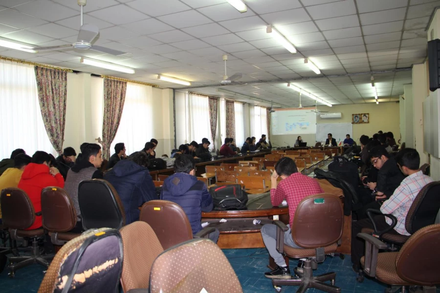  برگزاری کارگاه آشنایی با مفاهیم بورس به منظور ترویج فرهنگ کار جهادی و حمایت از تولید ملی  5