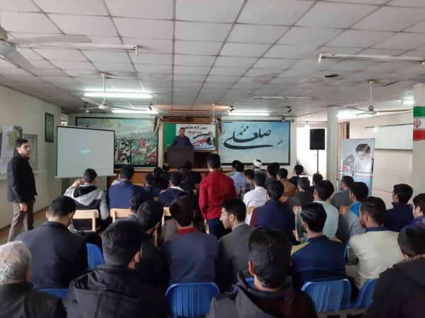 تریبون آزاد دانشجویی با موضوع: 
فتنه ی دیروز، تدبیر امروز 2