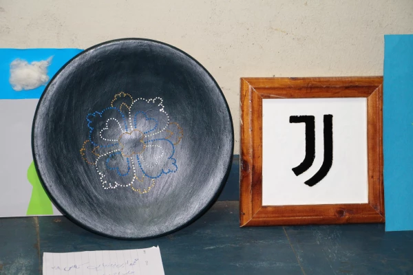  برگزار ی نمایشگاه آثار هنر های دستی دانشجویی در مرکز  2