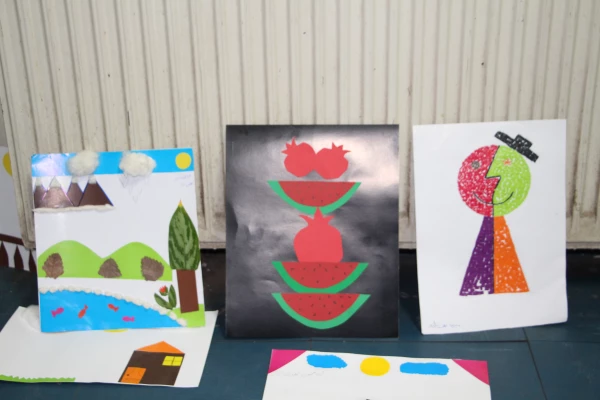  برگزار ی نمایشگاه آثار هنر های دستی دانشجویی در مرکز  7