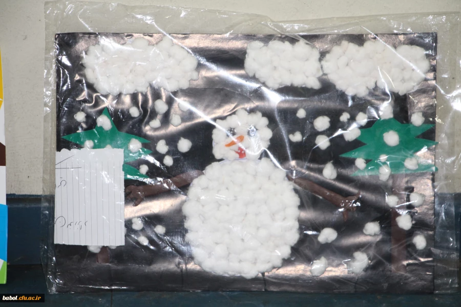  برگزار ی نمایشگاه آثار هنر های دستی دانشجویی در مرکز  8