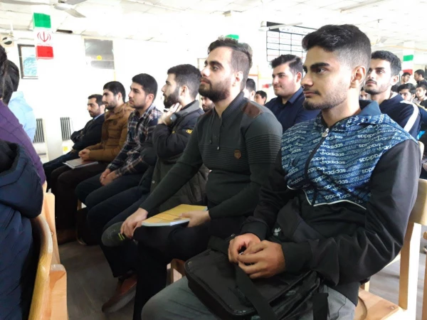 تریبون آزاد دانشجویی با موضوع: 
فتنه ی دیروز، تدبیر امروز 5