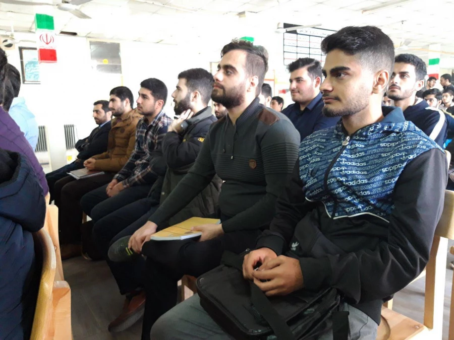 تریبون آزاد دانشجویی با موضوع: 
فتنه ی دیروز، تدبیر امروز 5