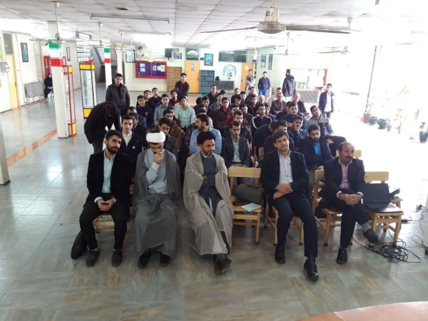 تریبون آزاد دانشجویی با موضوع: 
فتنه ی دیروز، تدبیر امروز 8