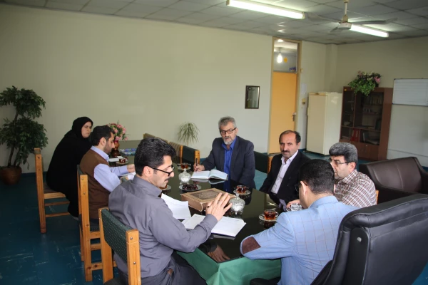 جلسه کمیته آموزش و پژوهش مرکز  4