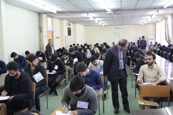 بازدید رئیس دانشگاه فر هنگیان استان جناب آقای دکتر اسلامی راد  از فرآیند برگزاری امتحانات پایان ترم  مرکز بابل  2