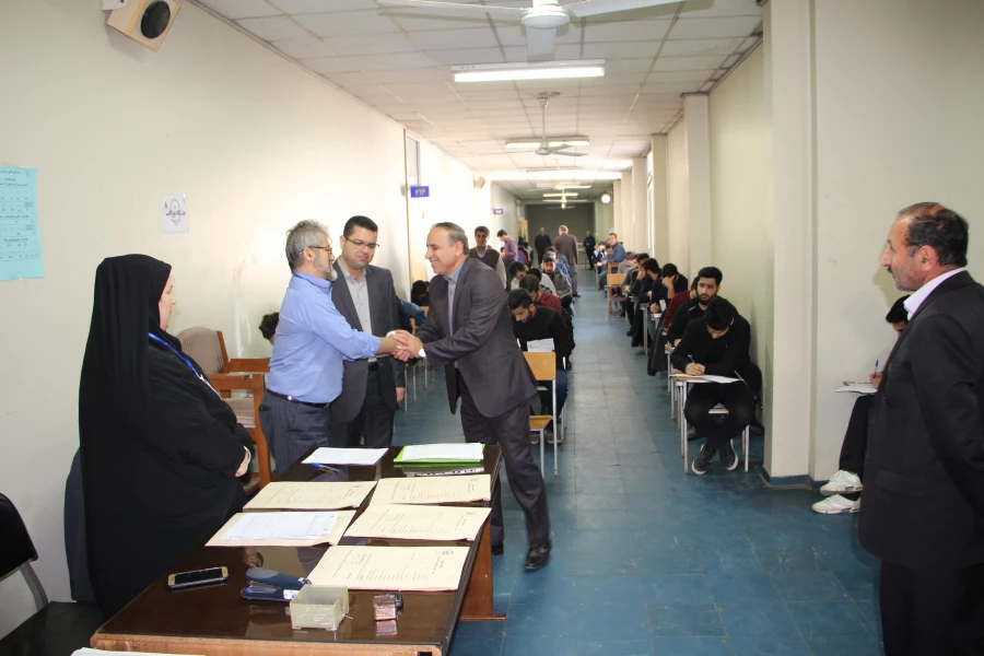 بازدید رئیس دانشگاه فر هنگیان استان جناب آقای دکتر اسلامی راد  از فرآیند برگزاری امتحانات پایان ترم  مرکز بابل  6