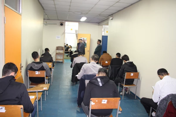 بازدید رئیس دانشگاه فر هنگیان استان جناب آقای دکتر اسلامی راد  از فرآیند برگزاری امتحانات پایان ترم  مرکز بابل  10