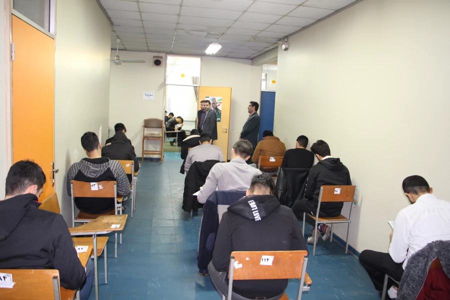 بازدید رئیس دانشگاه فر هنگیان استان جناب آقای دکتر اسلامی راد  از فرآیند برگزاری امتحانات پایان ترم  مرکز بابل  10