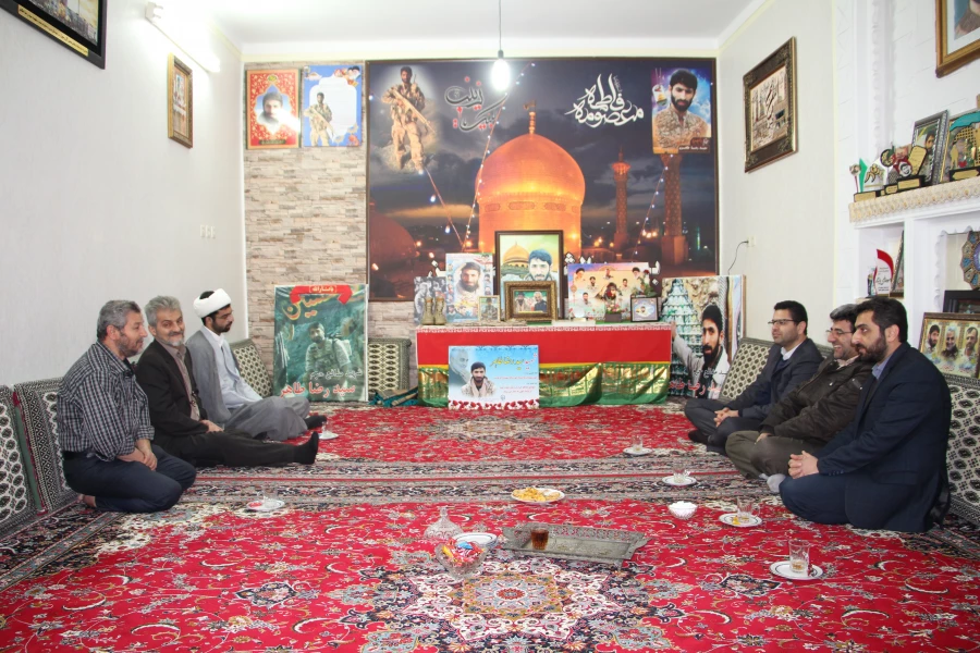 دیدار با خانواده شهید سید  رضا طاهر از شهدای مدافع حرم خان طومان 7