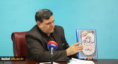 دکتر خنیفر در گفتگو با خبرگزاری میزان:
طرح 10031 با هدف استفاده از  امکانات علمی، آموزشی، فرهنگی مراکز استان ها، کاهش هزینه ها و تعاطی استاد