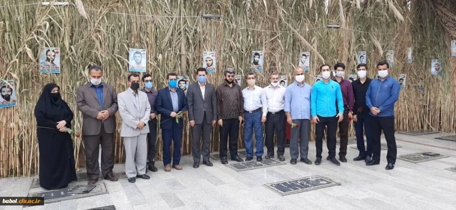 همزمان با هفته دفاع مقدس صورت پذیرفت  :
آئین غبار روبی و تجدید پیمان با شهدا و امام شهدا  2