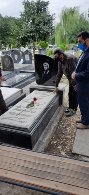 همزمان با هفته دفاع مقدس صورت پذیرفت  :
آئین غبار روبی و تجدید پیمان با شهدا و امام شهدا  6